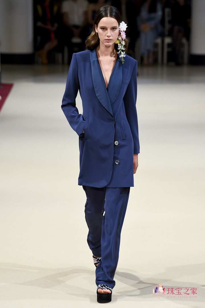 ֮߶ƷAlexis Mabille 2018ĕrb