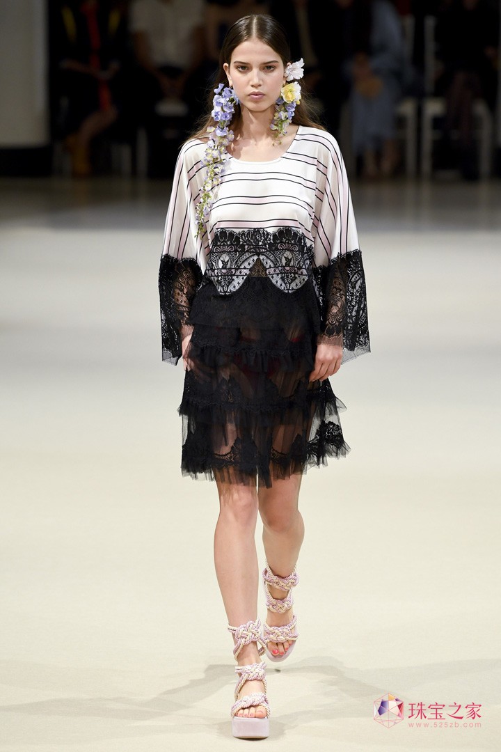 ֮߶ƷAlexis Mabille 2018ĕrb
