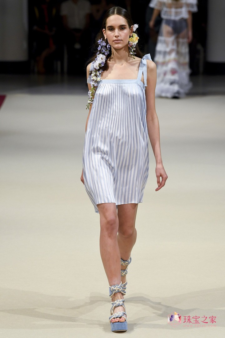 ֮߶ƷAlexis Mabille 2018ĕrb