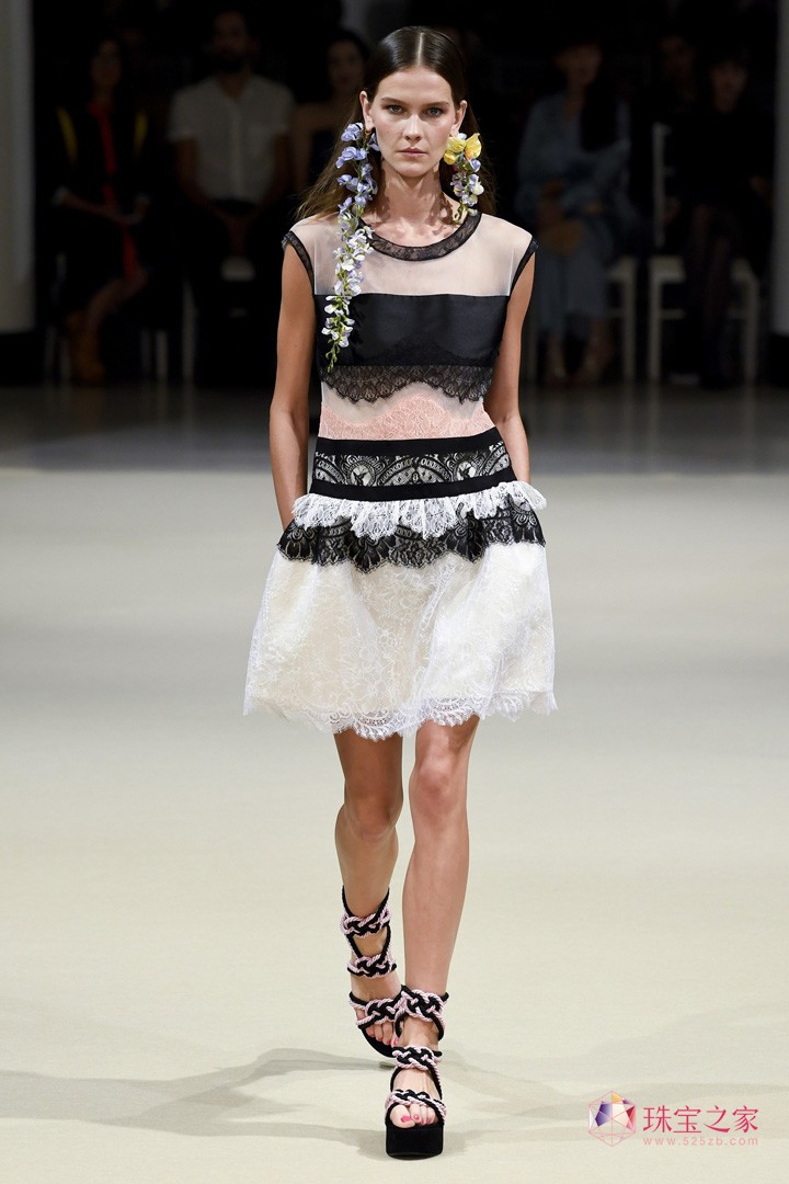 ֮߶ƷAlexis Mabille 2018ĕrb