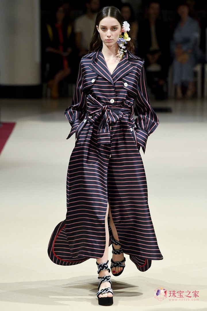 ֮߶ƷAlexis Mabille 2018ĕrb