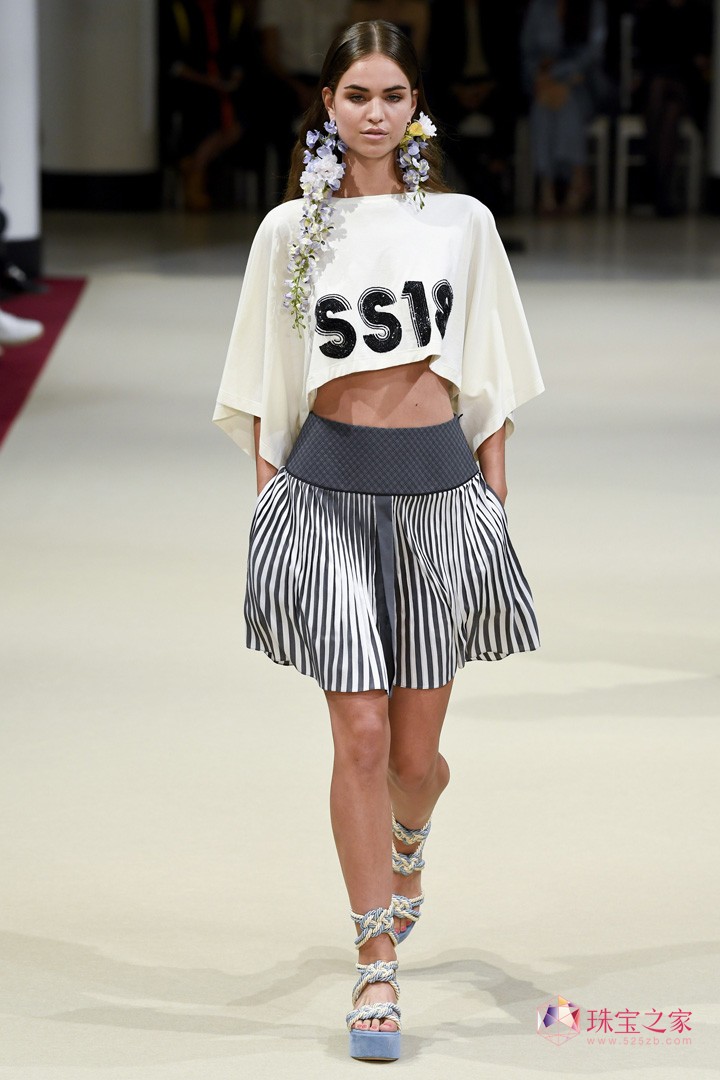 ֮߶ƷAlexis Mabille 2018ĕrb