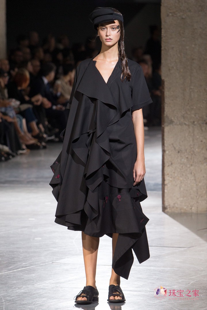 Yohji Yamamotoɽҫ˾ 2018ϵЕrb