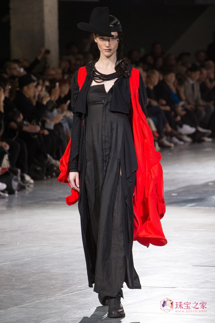 Yohji Yamamotoɽҫ˾ 2018ϵЕrb