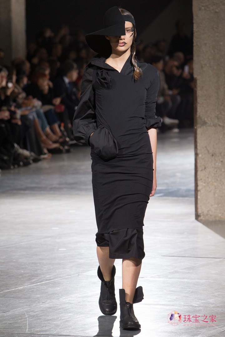 Yohji Yamamotoɽҫ˾ 2018ϵЕrb
