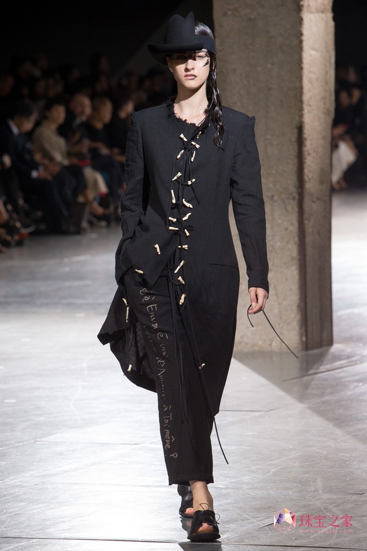Yohji Yamamotoɽҫ˾ 2018ϵЕrb