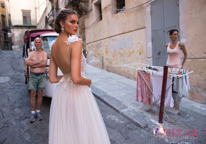 ħ Muse by Berta 2018ǰl(wi)鼆VƬ