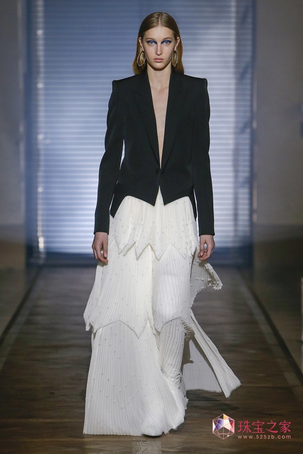 Givenchy 2018春夏系列高定時裝秀