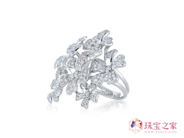 吳昕 馬麗 胡靜 戴比爾斯 鉆石項鏈 美鉆戒指 白金鉆石戒環(huán)