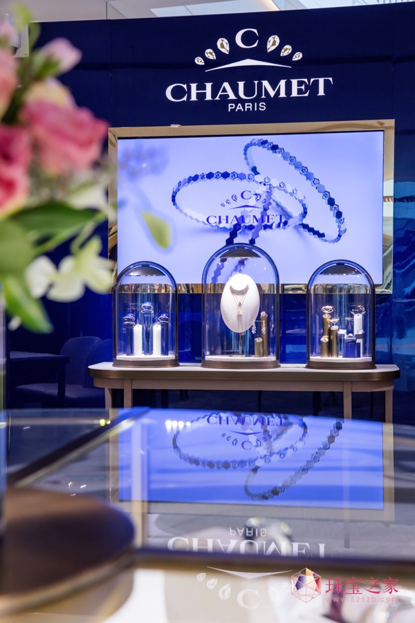 CHAUMET   {(ln)ѪF 辫