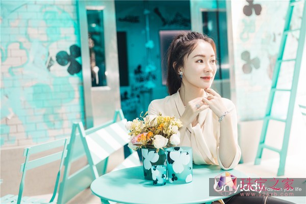 @仨׌16ǞCallTiffany@ķŴ